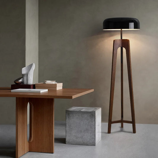 Lampadaire bois et noir champignon