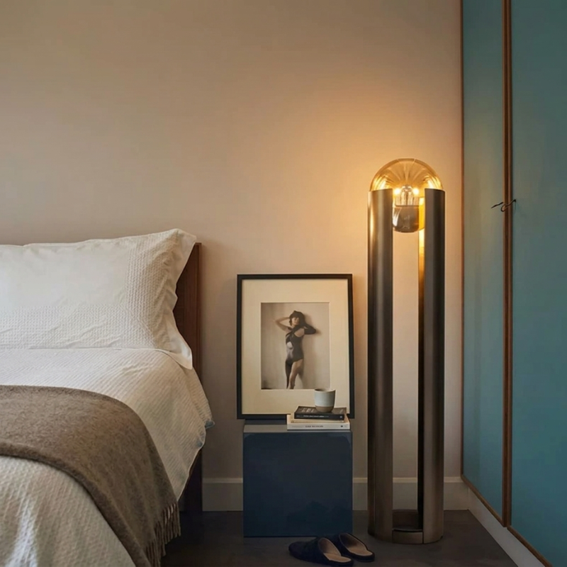 Lampadaire Noir Boule chambre 