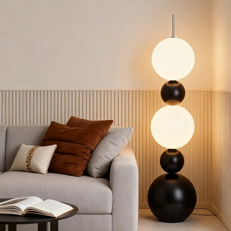 lampadaire saon design noir et blanc a boule 