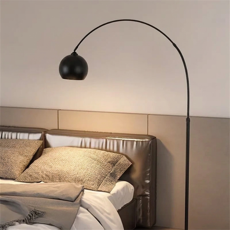lampadaire scandinave noir chambre 